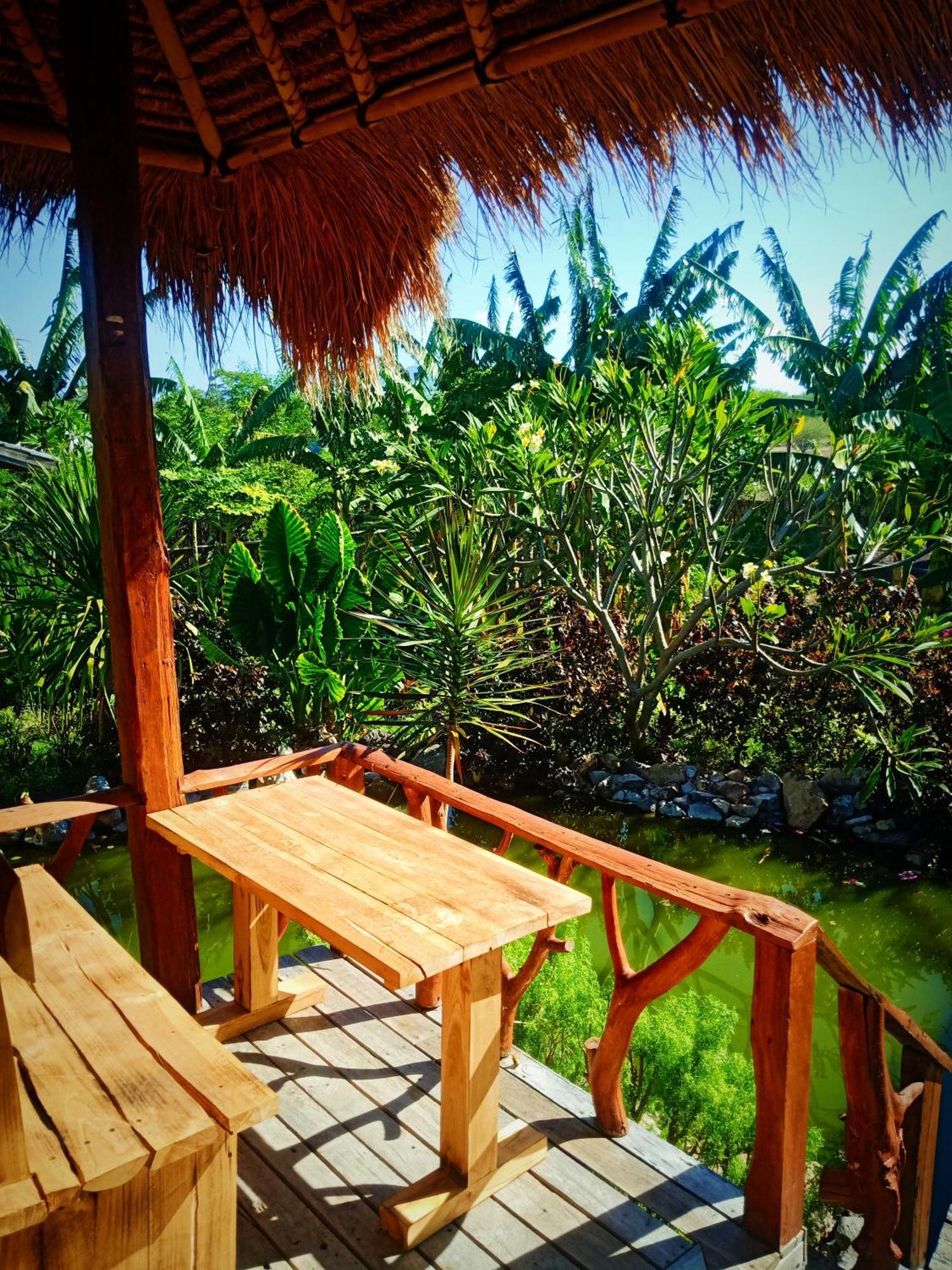 Umah Kayu 2-Menjangan Homestay Banyuwedang Exterior photo
