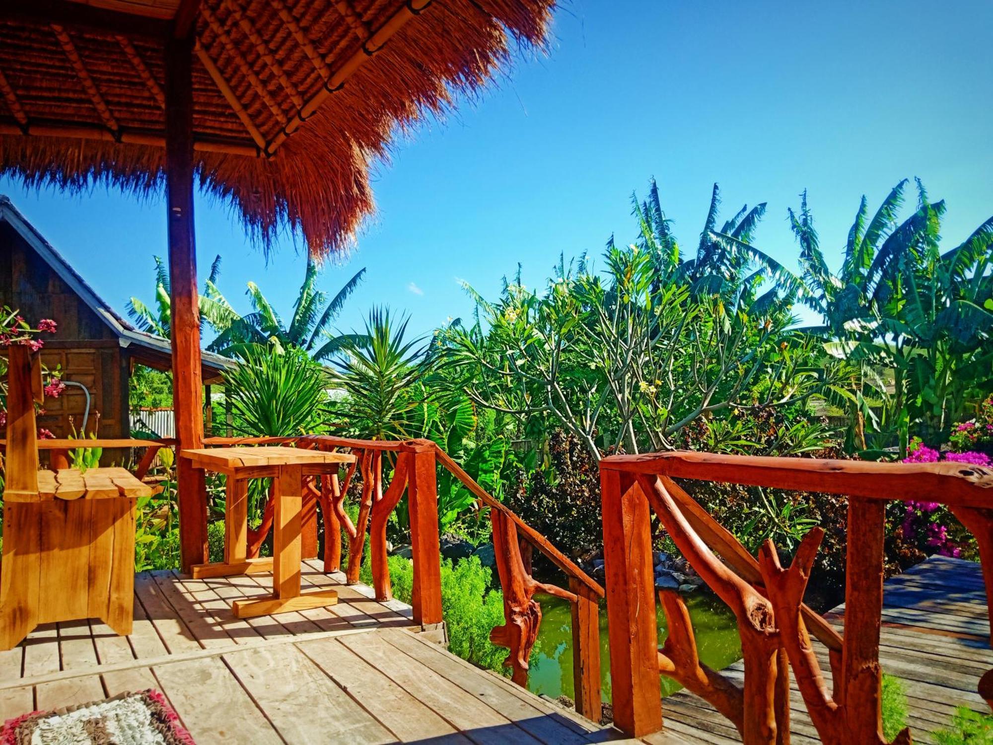 Umah Kayu 2-Menjangan Homestay Banyuwedang Exterior photo